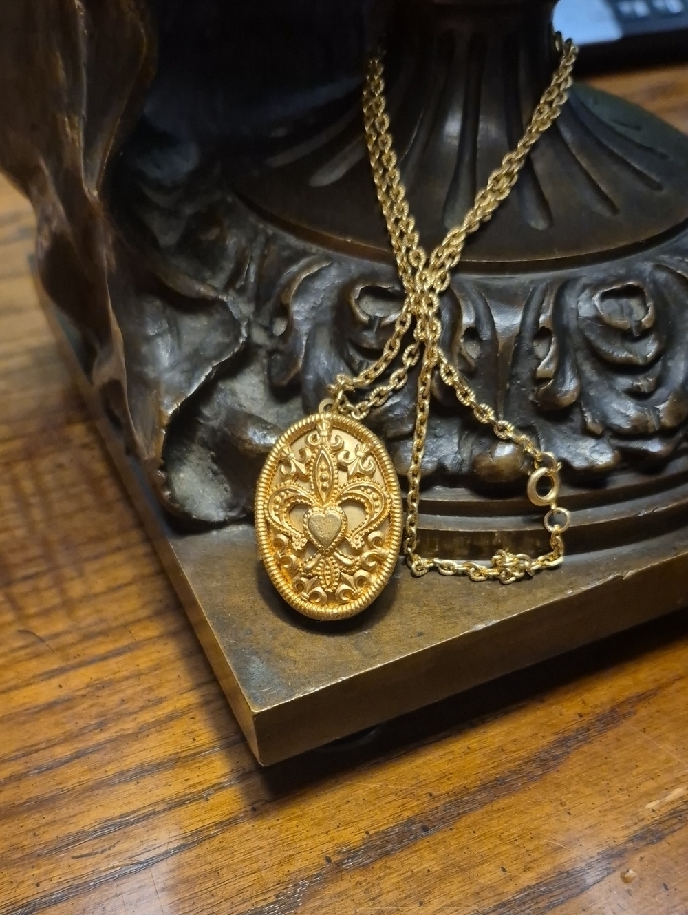 Vintage Ornate Fleur-de-lis Heart Pendant Necklace